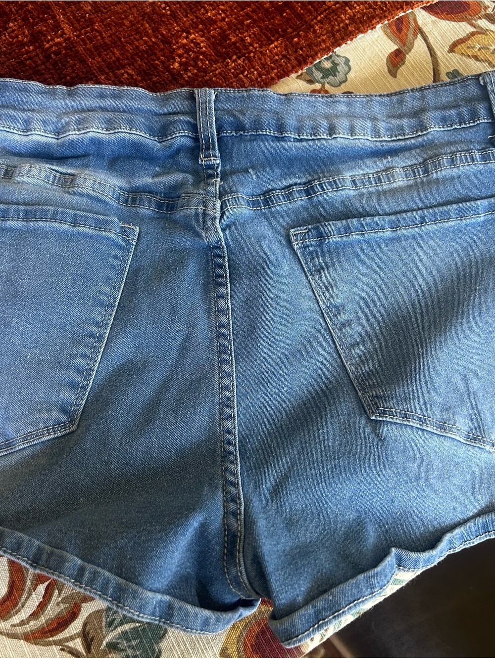 SHORT SHORTS 🩳 - Picture 5 of 6